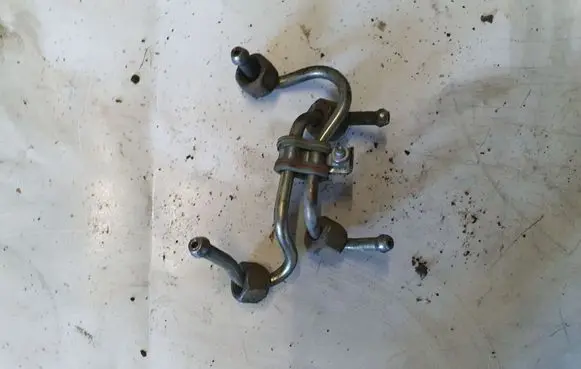 BMW 1 E81 E87 Fuel injector supply line/pipe NOCODE