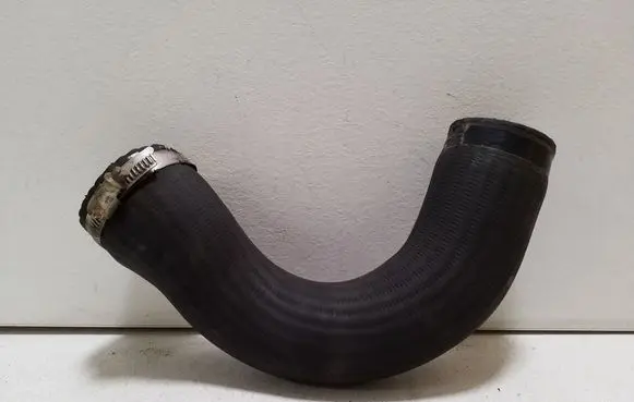 Intercooler hose/pipe