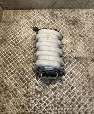Mercedes-Benz C W204 Intake manifold 1561401501 A1561401501