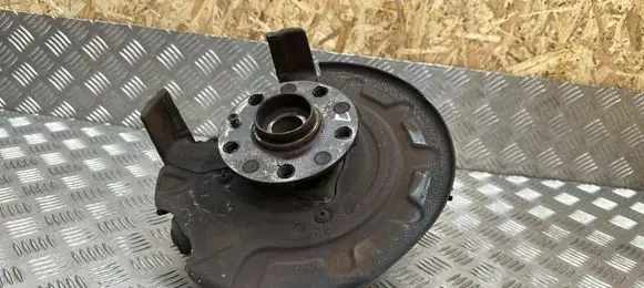 Skoda Octavia Mk3 (5E) Front wheel hub spindle knuckle