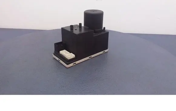 Audi A4 S4 B5 8D Central locking vacuum pump 8D0862257B