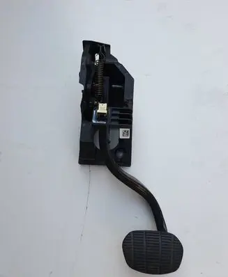 BMW X1 F48 F49 Brake pedal 6860675 Z80047112