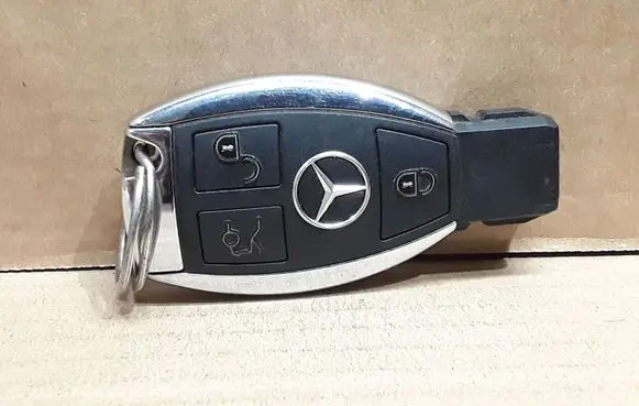 Mercedes-Benz E W212 Ignition key/card 2010DJ1439