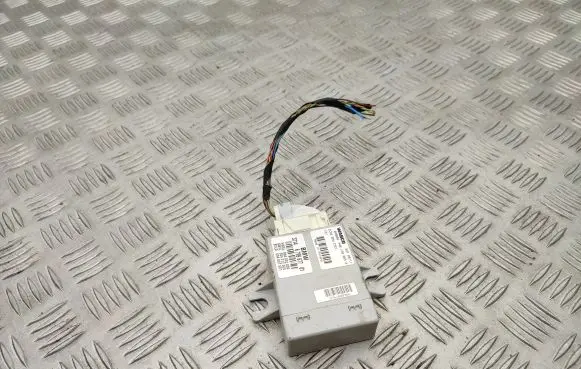 BMW 5 F10 F11 Air suspension control unit module (rear) 679967701 6799677