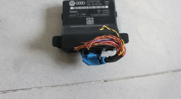 Volkswagen PASSAT B6 Gateway control module 3C0907530E