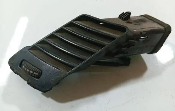 Mercedes-Benz Sprinter W906 Dash center air vent grill A9068300354