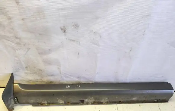 KIA Sorento Side skirt front trim 877733E000