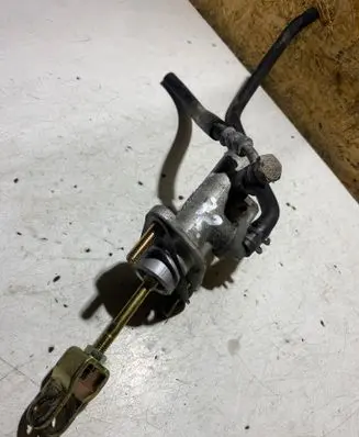 Mitsubishi Grandis Clutch master cylinder 