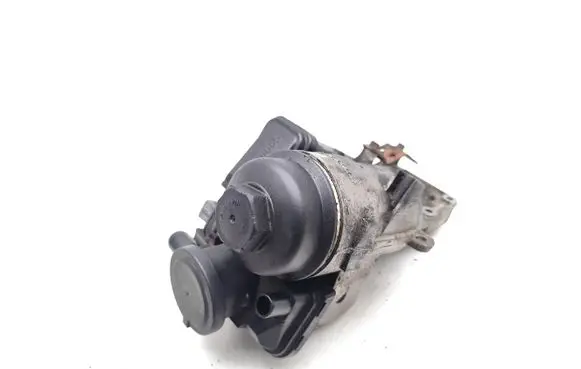Volvo C70 Oil filter mounting bracket 31338685 1105728S01