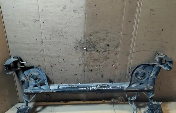 Renault Clio III Rear beam 