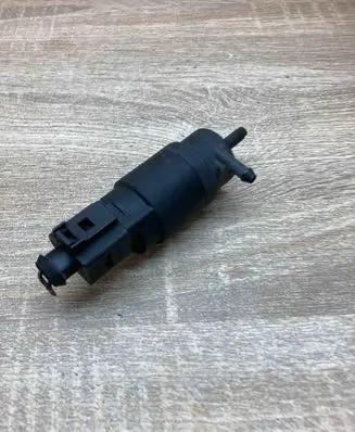 Mercedes-Benz E W211 Windscreen/windshield washer pump 3090179 0165454626 WithPlug