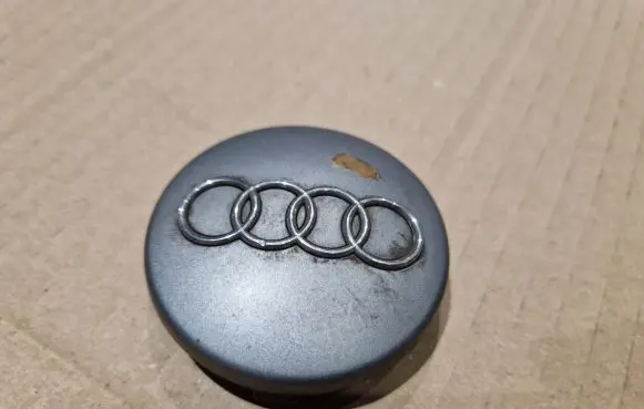 Audi A3 S3 A3 Sportback 8P Original wheel cap 4B0601170