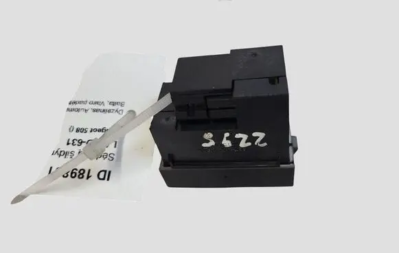 Peugeot 508 Seat heating switch 98019840ZD