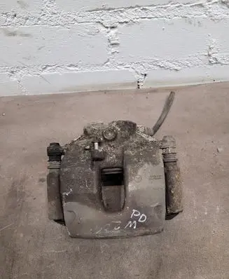 Mercedes-Benz C W204 Front brake caliper