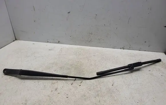 Volkswagen Touran I Windshield/front glass wiper blade 