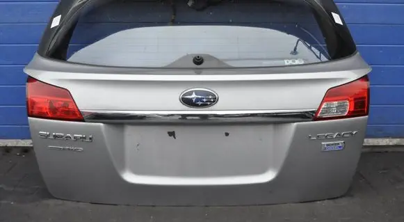 Subaru Legacy Tailgate/boot cover trim set 