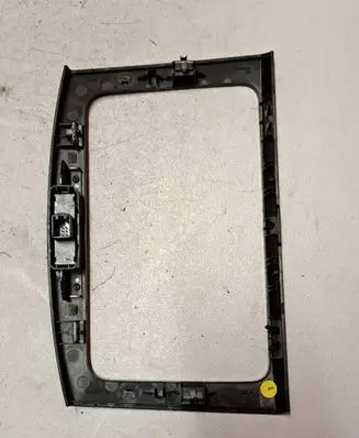 Radio/GPS head unit trim