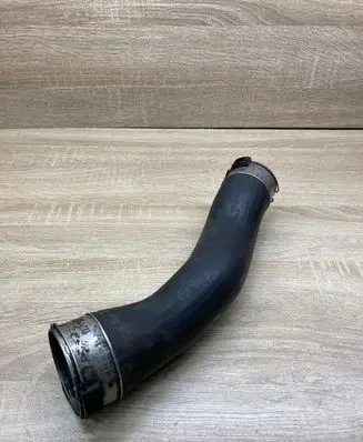 BMW 5 F10 F11 Intercooler hose/pipe 521108A