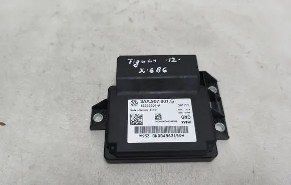Volkswagen Tiguan Hand brake control module 3AA907801G