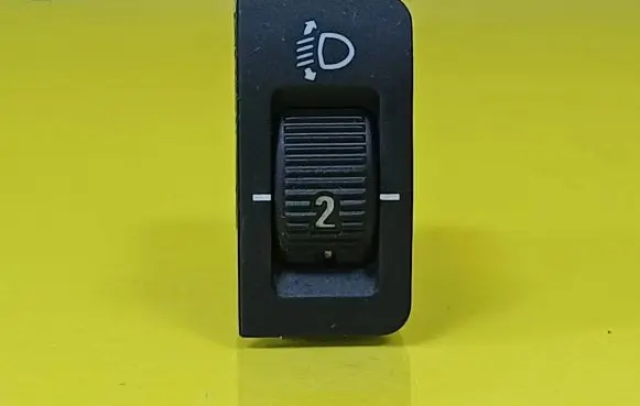 BMW 5 E39 Headlight level height control switch 61318360460 8360460