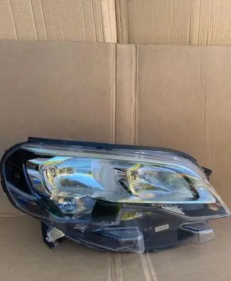 Peugeot Traveller Headlight/headlamp 9808572580-00