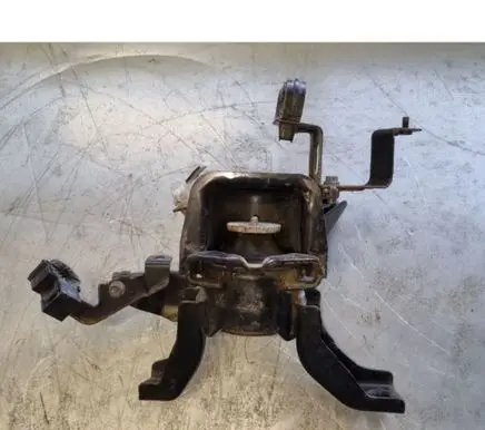 Toyota Prius+ (ZVW40) Engine mount bracket 1230537301