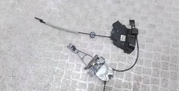 Volvo S80 Front door lock 30784485