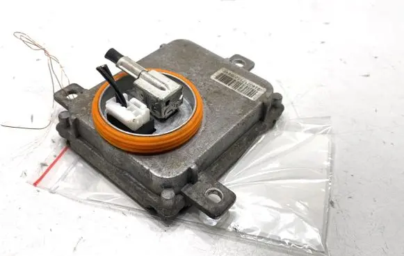 Audi A3 S3 8P Voltage converter/converter module 8K0941597B