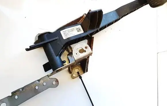 Volvo V50 Clutch pedal 4N517B633EH