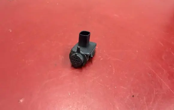 BMW X3 G01 AUC sensor 6833647 64116833647