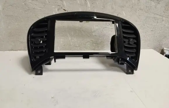 Nissan Juke I F15 Dash center air vent grill 687501KK0A P19650B4800