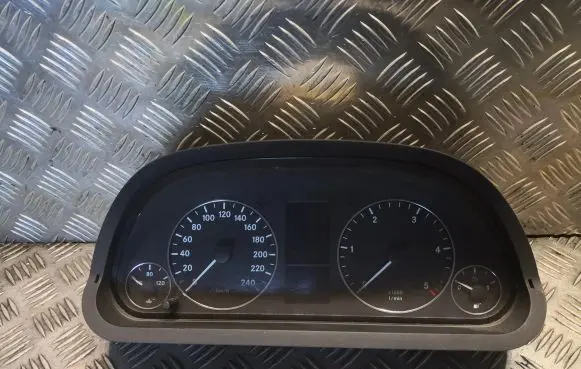 Mercedes-Benz A W169 Speedometer (instrument cluster) 1695408647 A1695408647
