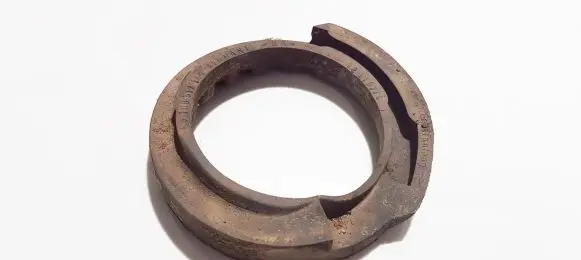 Volkswagen Golf III Front coil spring rubber mount 1h0512149