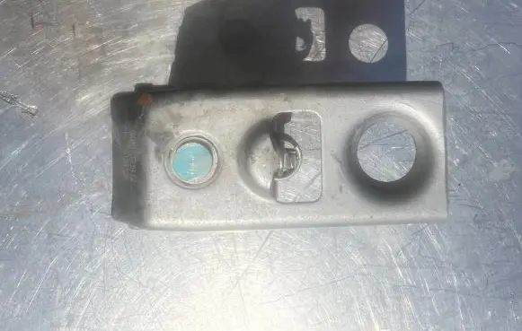 Volkswagen Touran I Throttle body valve 23851