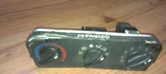 Ford Mondeo MK I Climate control unit 93BW18D451AE