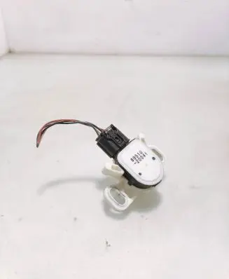 Toyota Avensis T270 Brake pedal sensor switch 8951020041