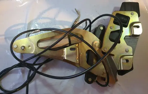 Mercedes-Benz SL R230 Convertible roof lock latch cylinder 2307901371 A2308001072 A2307901371