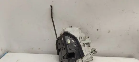Audi A4 S4 B7 8E 8H Front door lock 8E1837015AA