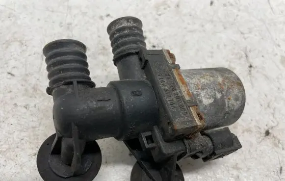 BMW 5 E60 E61 Electric auxiliary coolant/water pump 8369805