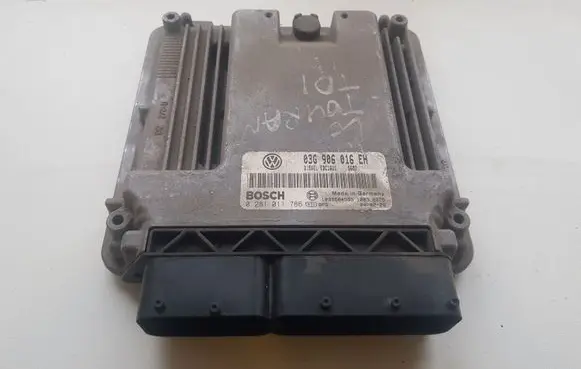 Volkswagen Touran I Engine control unit/module 03G906016EH
