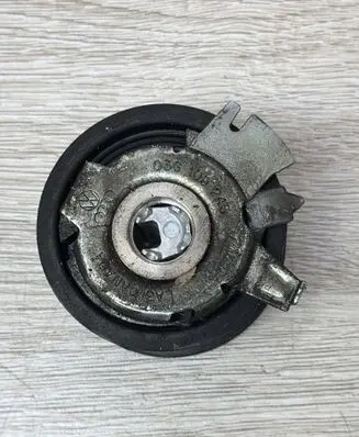 Volkswagen PASSAT B6 Generator/alternator belt tensioner 03G109243