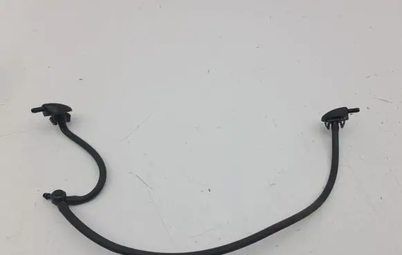 Nissan Qashqai J12 Windshield washer spray nozzle 