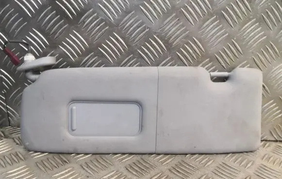 BMW 1 E81 E87 Sun visor 7120565