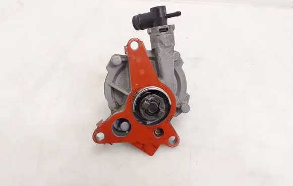 Nissan X-Trail T32 Vacuum pump 146503760R