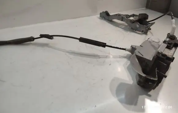 Citroen C5 Front door lock 574391