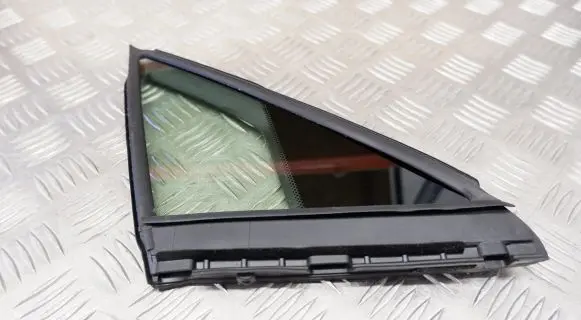 Lexus UX Front door vent window glass four-door 6821576010 6812576010