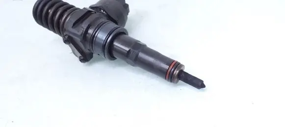 Volkswagen Caddy Fuel injector 038130073BN 0414720313