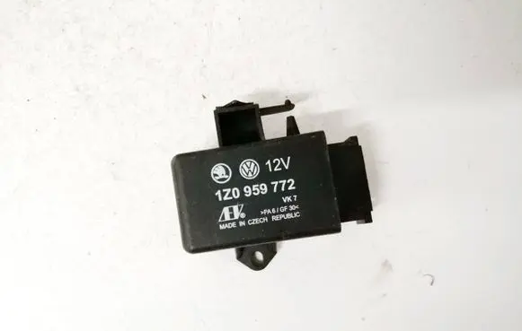 Volkswagen PASSAT B6 Other control units/modules 1z0959772