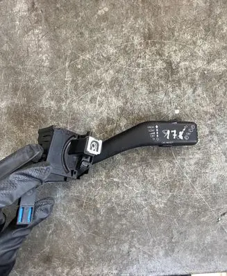 Volkswagen Golf V Indicator stalk 1K0953513F 10351172106170 01103511