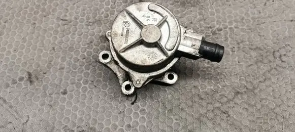 Renault Megane I Vacuum pump 72117220H